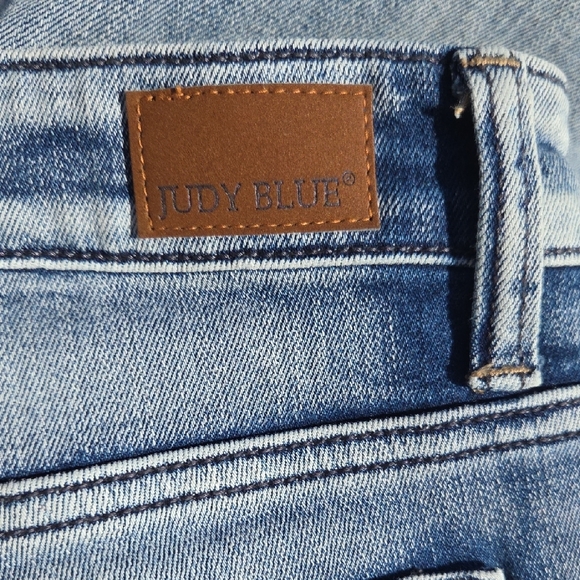 Judy Blue Women's Light Blue Boyfriend Jeans - Picture 6 of 14
